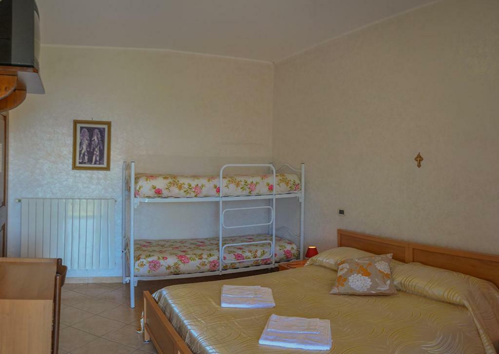 לינה וארוחת בוקר סוביאקו Casa Lieta מראה חיצוני תמונה